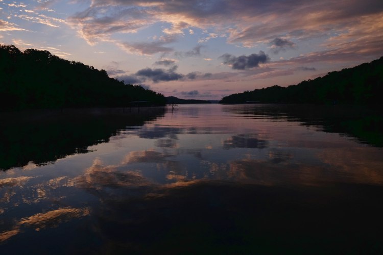 Beaver-Lake-Sunrise-NW-Arkansas